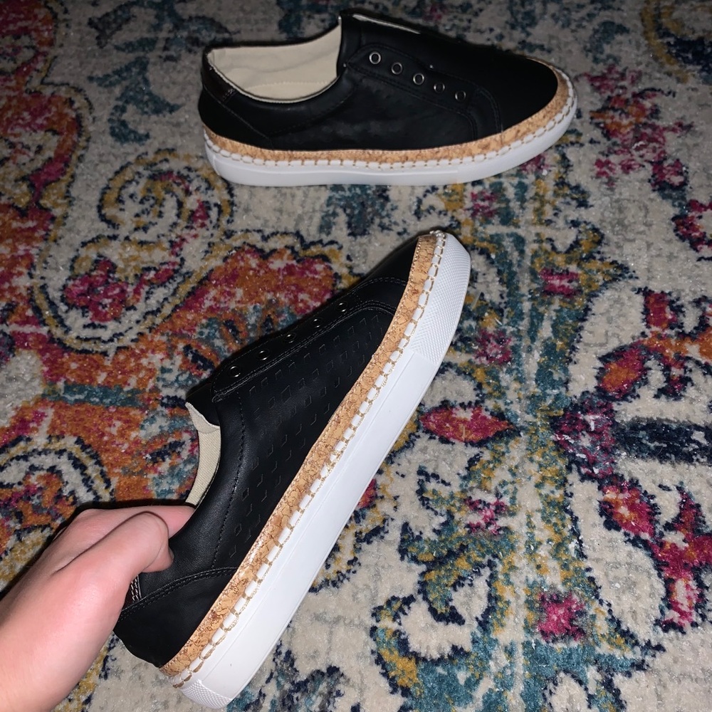 Shoes - Picture 4 of 4